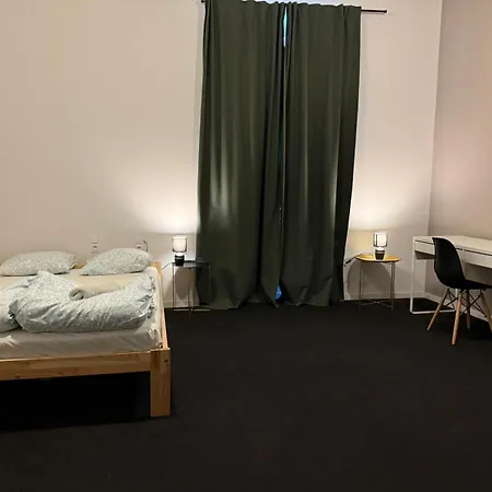 Hostel Lanzo St 48 *