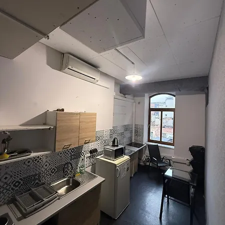 Lanzo St 48 Hostal *