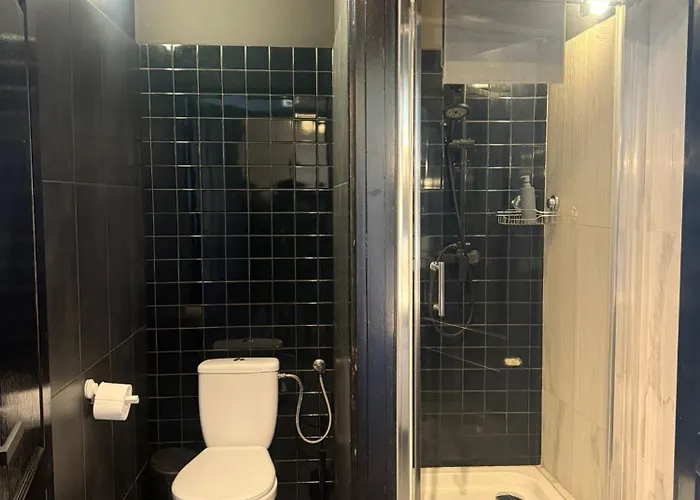 Lanzo St 48 Hostal *